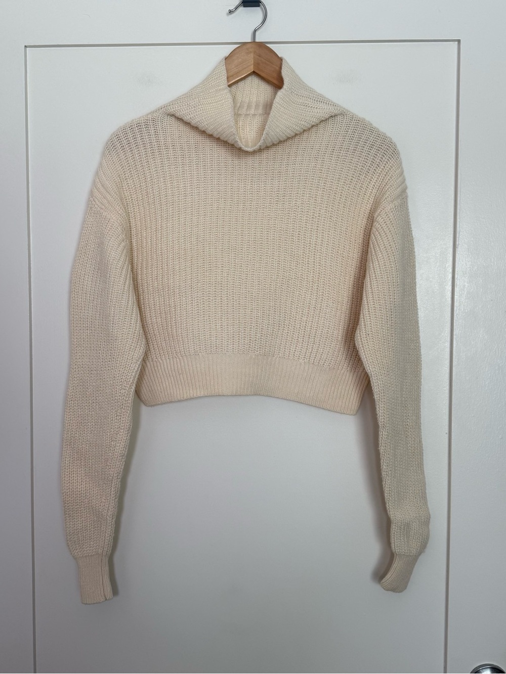Wilfred Aritzia Sweater Womens Sz XS Ivory Cropped Relaxed Mock Neck Merino Wool